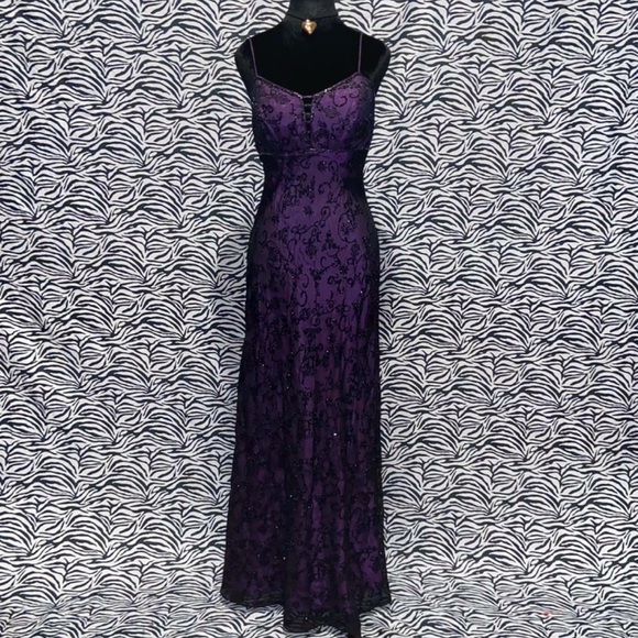 Purple beaded Betsy & Adam Prom dress.
Vintage, thrifted, no stains or tears. - Picture 1 of 4
